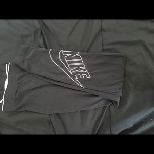 Nike tights size medium